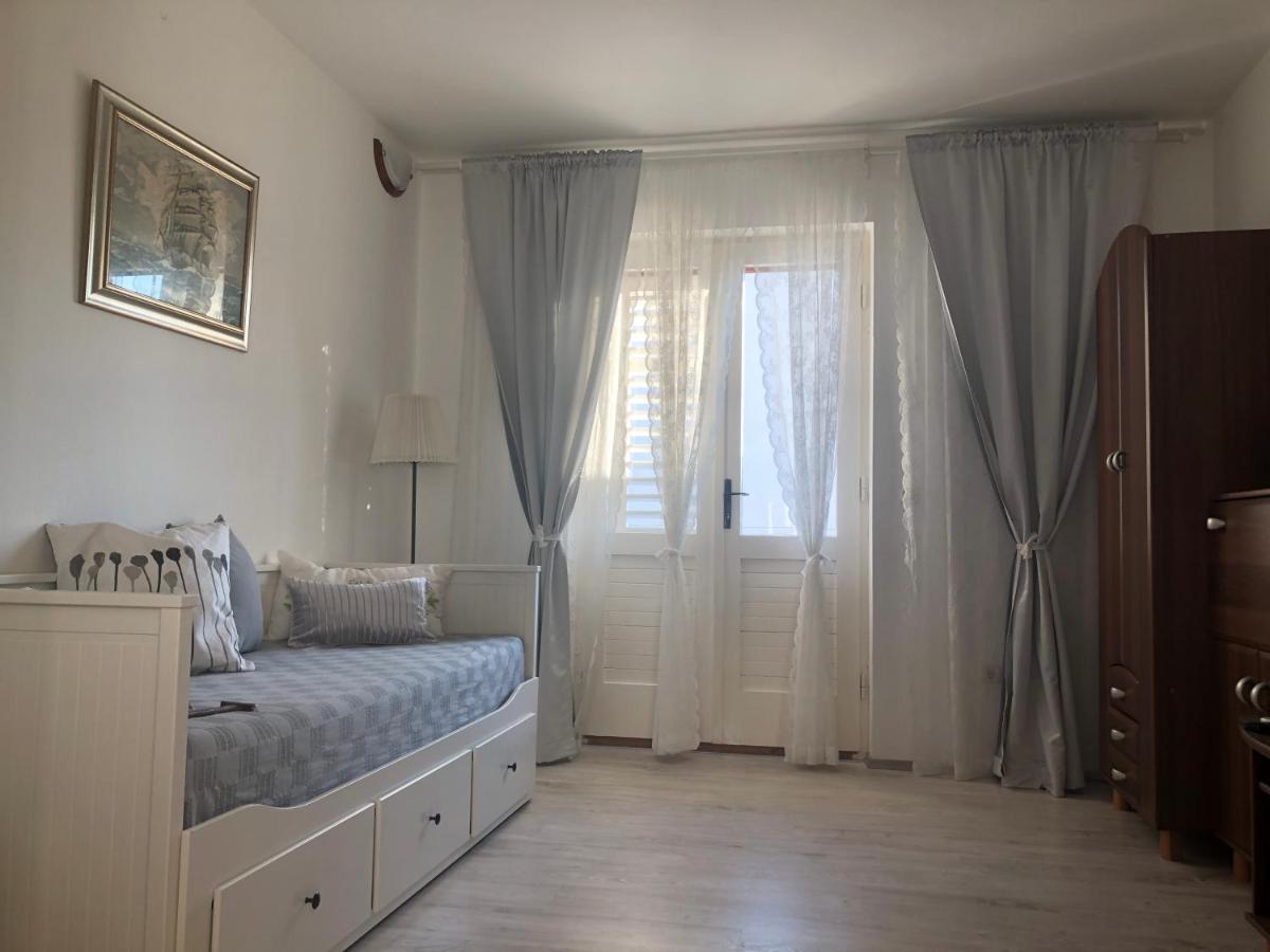 Apartmani Maretimo Primošten Exteriör bild