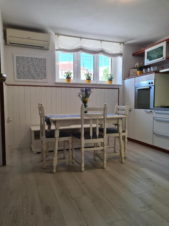 Apartmani Maretimo Primošten Exteriör bild