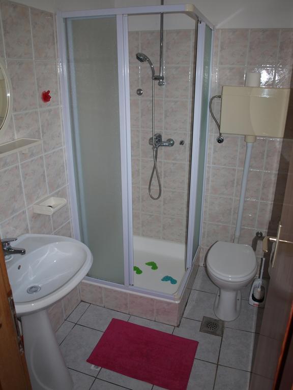 Apartmani Maretimo Primošten Exteriör bild